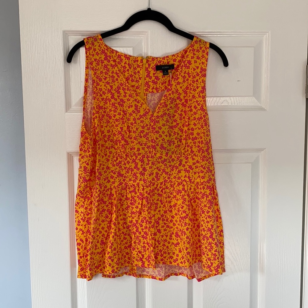 V-neck floral peplum top